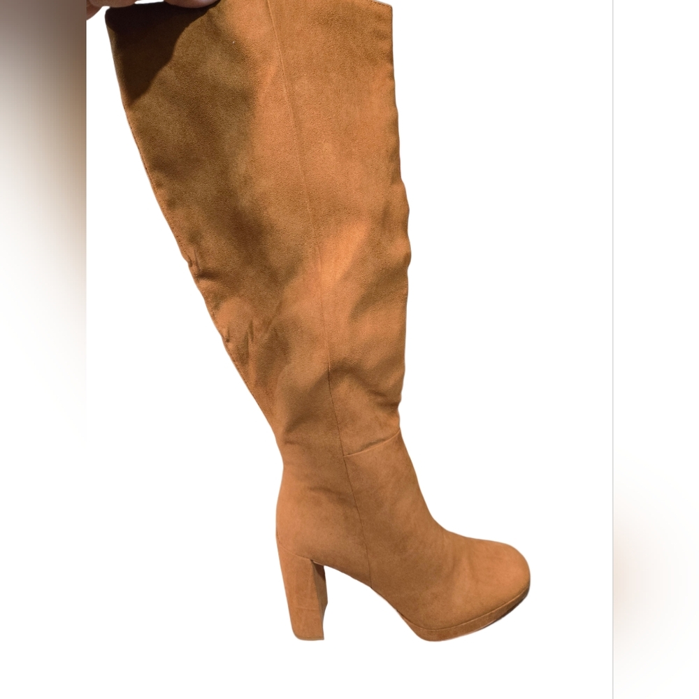 Brand New Stylish Tan Knee-High Women's Boots